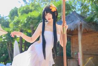 穿上礼服的Natsuko夏夏子，一秒钟变身优雅女神，原图会让你侧目哦！