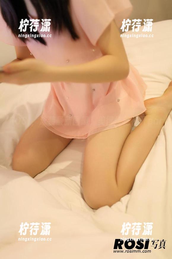 ROSI，泳装最新图册，美得像是在开party！-柠荇潇