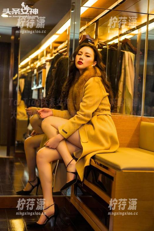 TouTiao头条女神 - 黑色图包来势汹汹,大蜜蜜偏偏给我这种福利,一不小心心都要跳出来了!-柠荇潇 TouTiao头条女神 - 黑色图包来势汹汹,大蜜蜜偏偏给我这种福利,一不小心心都要跳出来了!-柠荇潇