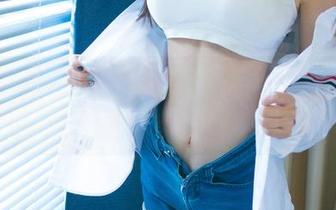 UGirls尤果网 - 倪叶腾的黑色世界：一张高清照片，助你找回内心的哥特风
