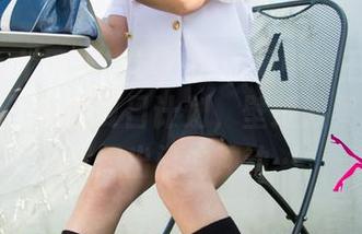 UGirls尤果网 - 这户外原图中的王瑞儿让我想起了我的夏日计划，壁纸效果居然让我想出门的冲动…