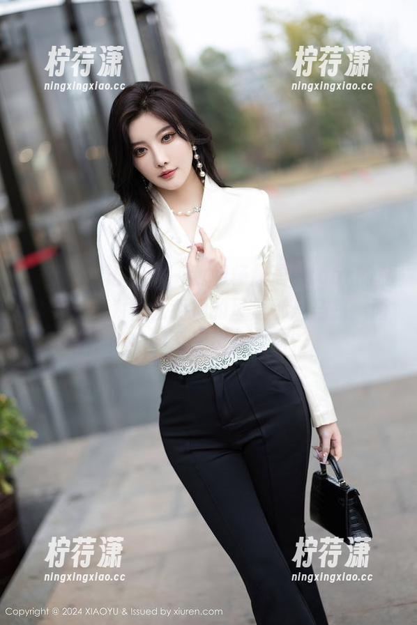XIAOYU语画界 - 我和杨晨晨sugar的私房图包：为什么我拍的风景都是马路，而她拍的总是风花雪月？-柠荇潇