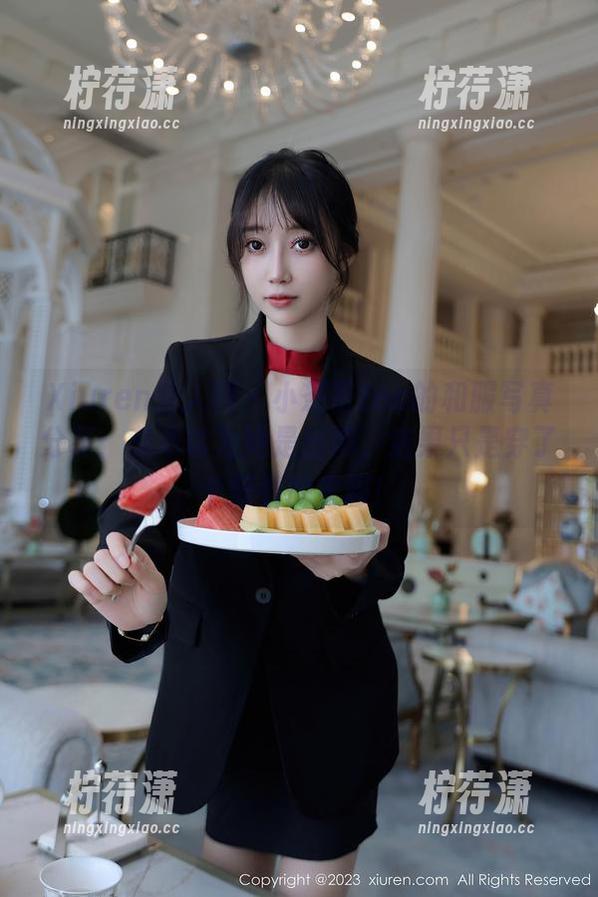 Xiuren秀人网 - 小茶茶tea的和服写真分享：我本以为她是出嫁，结果只是穿了个好看的衣服！-柠荇潇