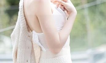 Xiuren秀人网 - 小魔女奈奈的油亮合集，更新得别有一番滋味
