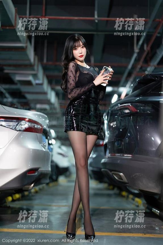 Xiuren秀人网 - 燕甘甘的美图和连衣裙，是懒人眼中的完美组合，想要资源能不能简简单单发个链接？-柠荇潇