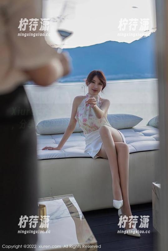 Xiuren秀人网 - 这次草莓zz短裙的作品，分享完已经忍不住想多看几遍了，小确幸。-柠荇潇