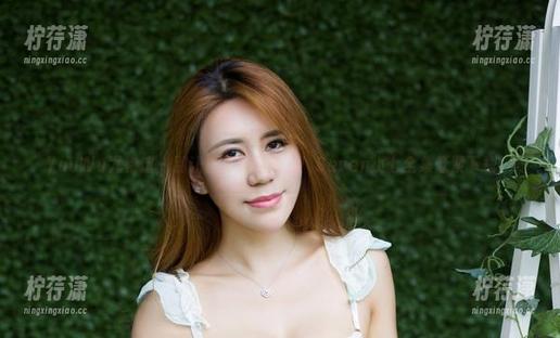 YouWu尤物馆 - 别让白衬衫晒黑了！Seven小七全集赶紧下载！-柠荇潇