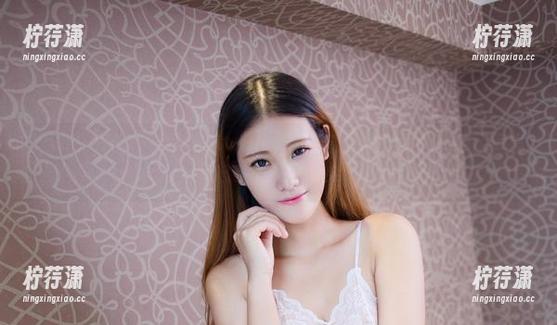 YouWu尤物馆 - 孟狐狸FoxYini圣诞图集，纯粹的风格混搭，让我想起怪异的节日聚会-柠荇潇