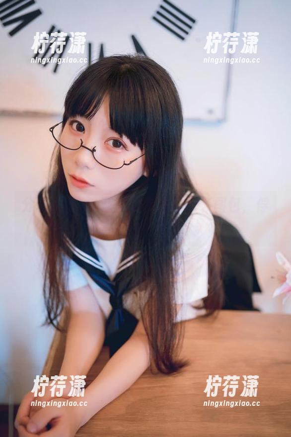 分享usejan蓝蓝的那件白衬衫图包，俘获你的视线-柠荇潇
