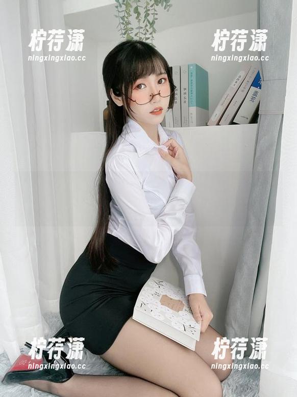 野外行走的JK：不呆猫倾情奉献美图+套图联播！-柠荇潇