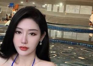 微密圈 - 这组美图合集里的不爱笑的赛琳和她的连衣裙，甜得简直让我想流泪！