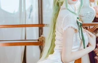 乖乖衣宝的黑丝OL定制写真，稳稳的职场飘渺