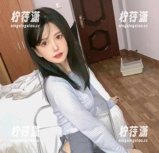 额，这个倦倦喵黑内衣合集，网盘简直就是我的罪恶之源。-柠荇潇