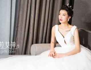 克拉女神 - 原图里的珊珊姐姐，下载前需要深吸一口气吗？