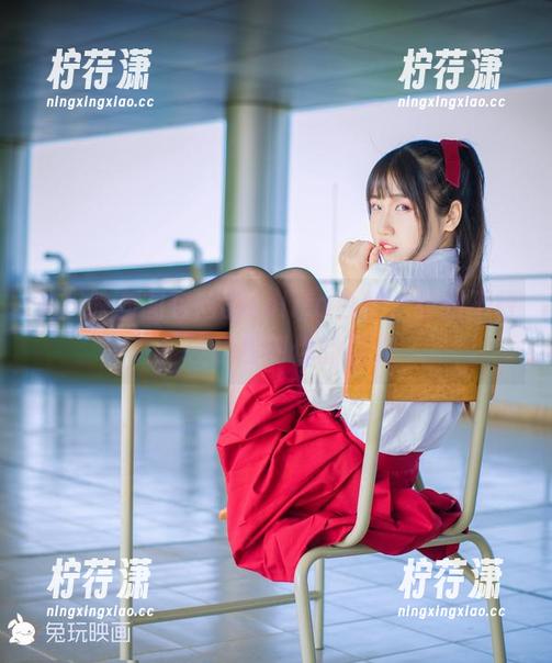 兔玩映画图包内的Lolita白丝，甜到不行！注意控制你的目光-柠荇潇