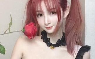 在办公室看叉子宝宝的写真，标新立异的分享
