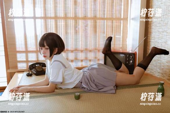 喵糖映画的冒险：定制的贝法红蓝礼服能让我拍出多少张“完美”！-柠荇潇