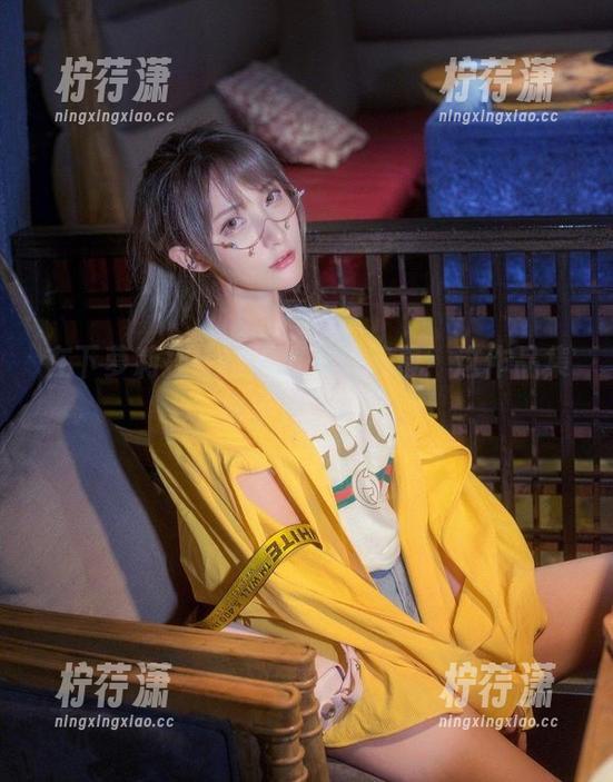 在下萝莉控ii的长腿，羞羞羞！这作品集出乎意料哦！-柠荇潇