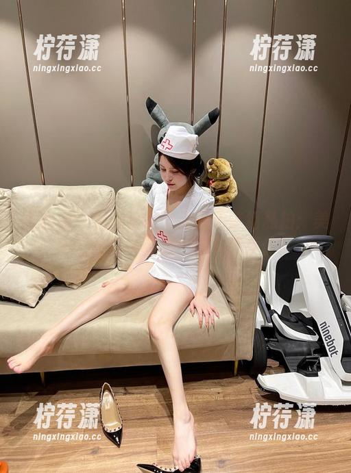 微密圈 - 说说奔跑的晶骡子这组私拍：美脚搭配各种姿势，我真想模仿！-柠荇潇