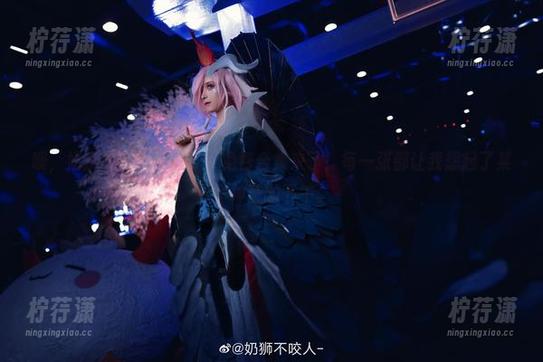 噢，奶狮不咬人，赫萝，免费合集来了！每一张都让我想起了某个神奇的下午。-柠荇潇