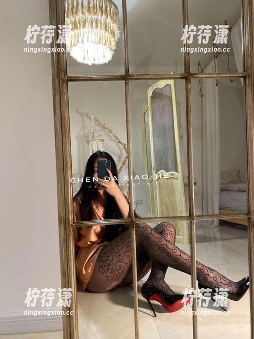 微密圈 - 宸大小姐的学妹们，高清美图挑战，让你慢慢发掘细节！-柠荇潇