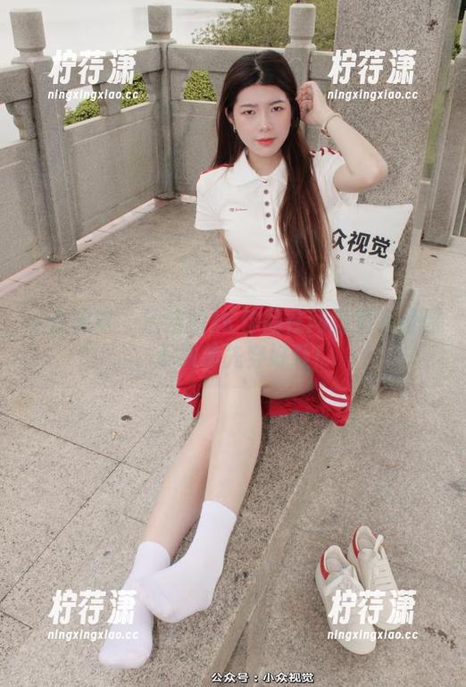 小众视觉 - 洁洁的JK作品在网盘里等着你，下载前先穿好鞋！-柠荇潇