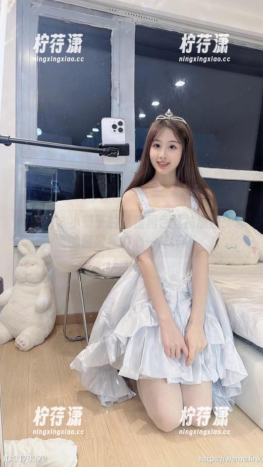 微密圈 - 小萌子的私房黑色丝袜原图：你的腿跟我的心一样纤细-柠荇潇