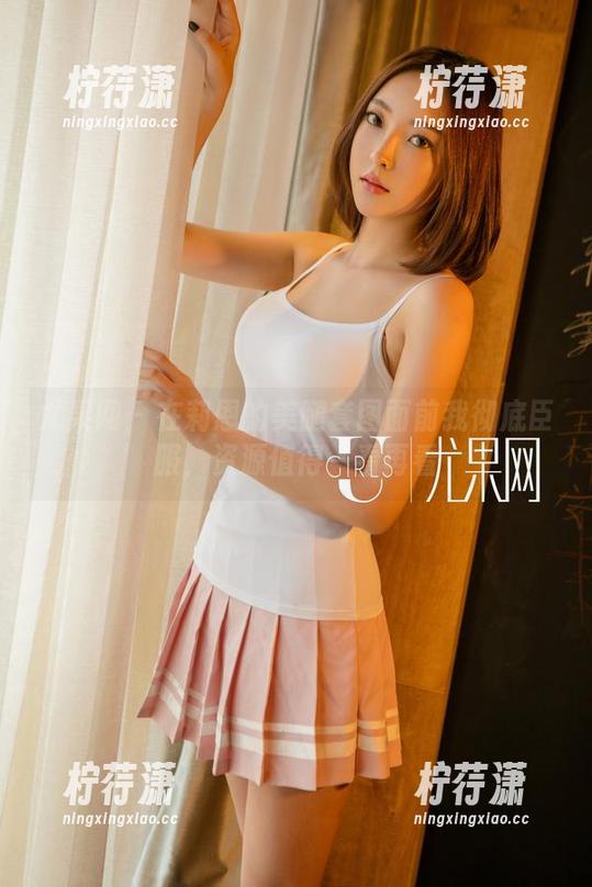尤果网 - 在莉恩的美腿套图面前我彻底臣服，资源值得一看再看-柠荇潇