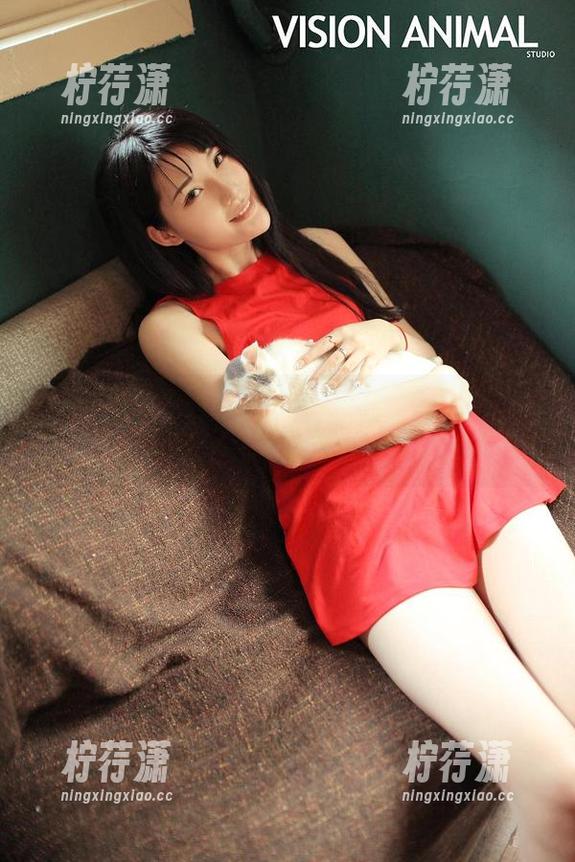 推女神 - 吕梦玉的网袜写真，带你体验一场“看起来很简单”的复杂之旅？-柠荇潇