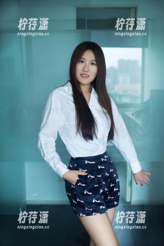 推女郎 - 胡允儿+高清原图+红裙=我是不是该考虑改变形象了?-柠荇潇 推女郎 - 胡允儿+高清原图+红裙=我是不是该考虑改变形象了?-柠荇潇
