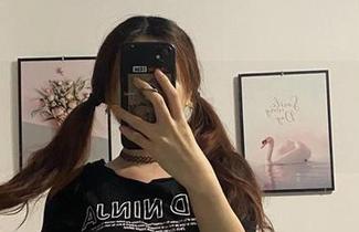 微密圈 - 定制提袜少女：她的微信朋友圈作品大放异彩，我的jawdrop！
