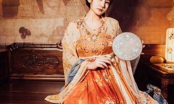 星澜是澜澜叫澜妹呀的美图分享：和服少女让人一秒想起“和田玉”的气质！