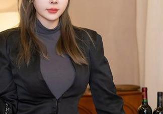 星颜社 - 韩雨馨最新写真集，看她是怎么演绎女友气质的。