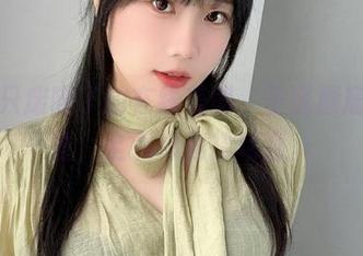 是一只废喵了的在线美图，圣诞麋鹿不稳重，全靠颜值撑场面。