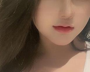 微密圈 - 哇，更新的图包里是可馨吖的裸足，照得这么好，是不是想说“谁还需要鞋呢”？
