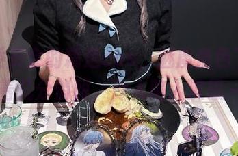 月城委员会的精选cos，魅魔角色下竟藏着几分俏丽，令人陷入沉思～