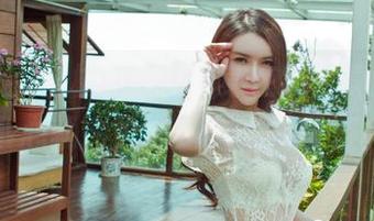 果团网 - 蜜桃Q妹儿现身在线写真，一不小心就迷失在她的姐姐里了！