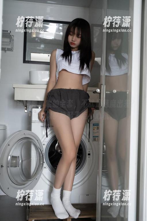 看柒柒要乖哦的全套，不就是魅魔出差？原图似乎隐藏了点小心机。-柠荇潇