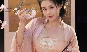 桃暖酱传授你的兔女郎风采，今天的套图分享颜值爆棚！
