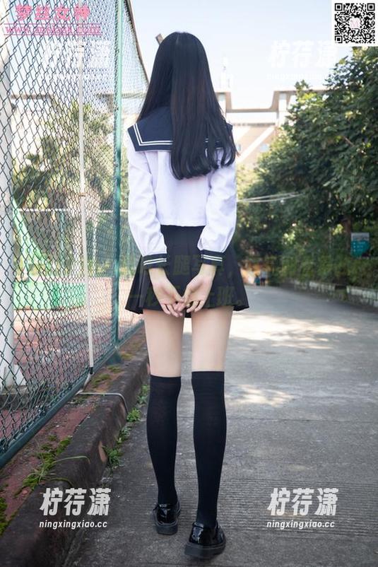 梦丝女神 - 灵唯长腿写真，这福利看得我一秒不想上班。-柠荇潇
