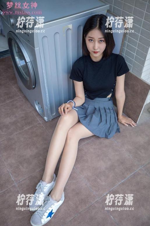 梦丝女神 - 看花月舞的原图，我真的有种她是不是喝了什么神奇的灵泉，清纯得让人好想问她的护肤秘籍！-柠荇潇