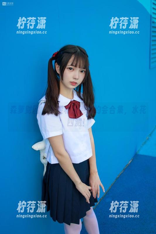 森萝财团 - 小樱和泳池的约会合集，水花四溅！-柠荇潇