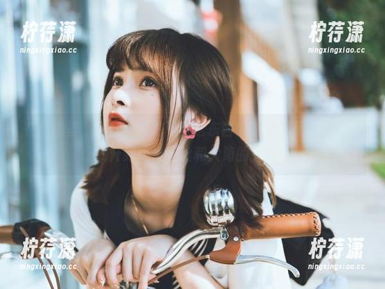 在原图里，河豚抚子把蕾丝这东西玩得淋漓尽致，差点让我开始琢磨蕾丝和大海的关系……-柠荇潇