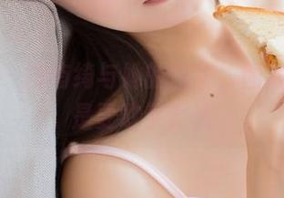波萝社 - 柳侑绮与她的皮衣，图片证明还是要敢于尝试