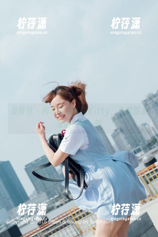 波萝社 - 网袜与赵小米Kitty，私房图集里的轻松一刻-柠荇潇