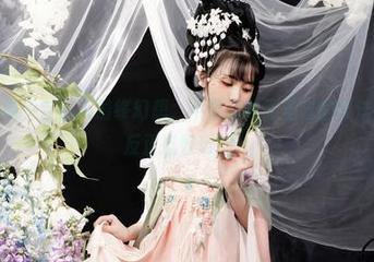 爆机少女喵小吉乱入最终幻想，不要问我无圣光的蒂法在干嘛，反正挺好玩的！