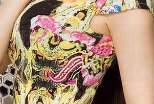 爱尤物 - 精选小卷卷老师的美图，走得再远，终究赢不过这双“美脚”的吸引力！