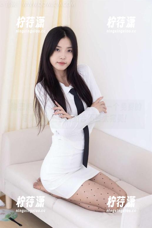 物恋传媒 - elise、肉丝、和一个免费的写真，这三者的组合不要太完美！-柠荇潇