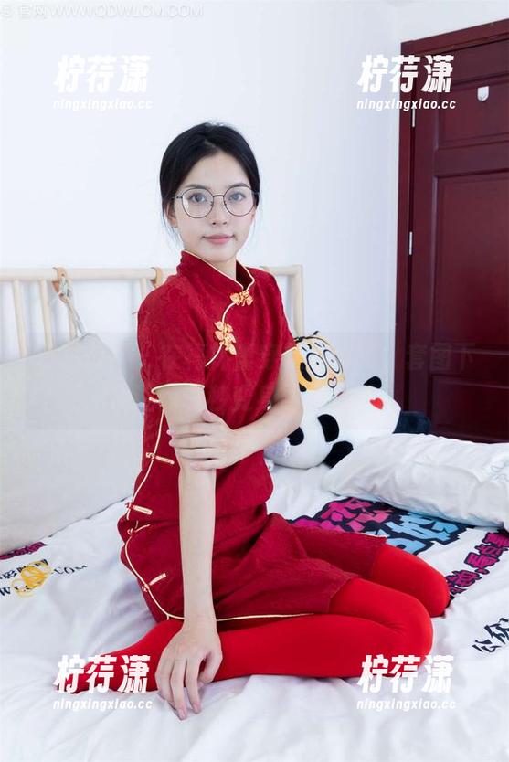 物恋传媒 - 在梅林里穿梭的小晴，套图下载让你一秒变身雪中仙子？-柠荇潇