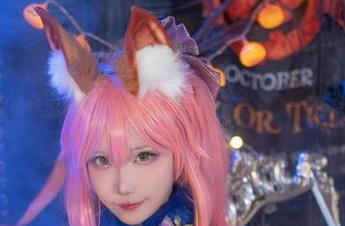 玉藻前，真该给狐萝卜呦的这组美图颁个奖，‘最具野性’套图！